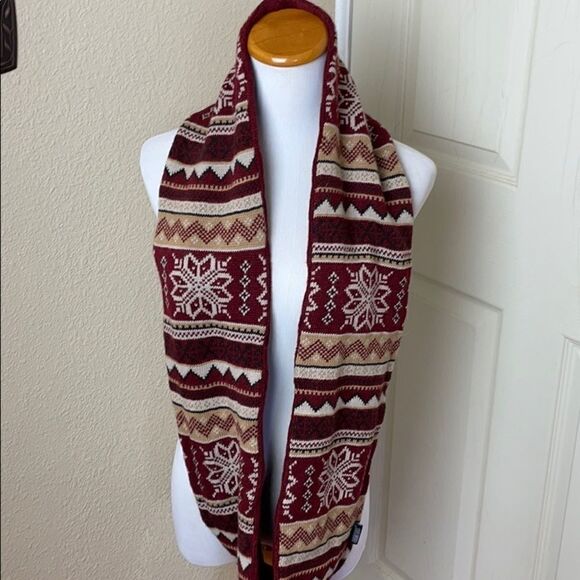 Muk Luks knit Snowflake Infinity Scarf - Picture 2 of 6